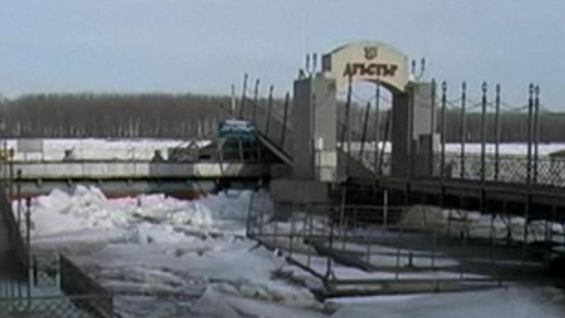 Ледоходът разруши пристанището в Силистра