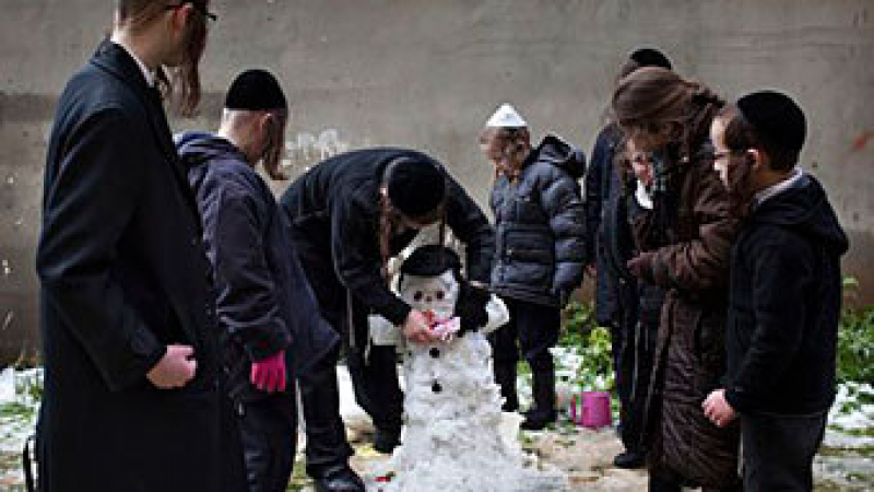 Снежна буря парализира Йерусалим