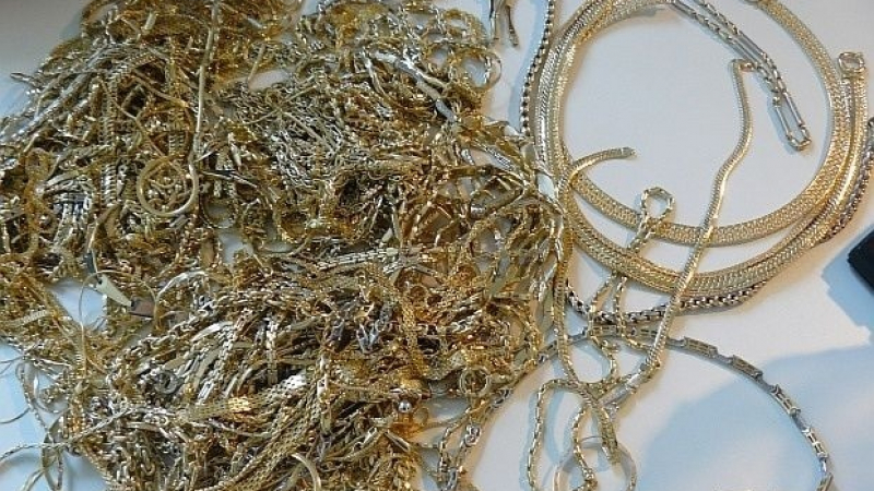 Иззеха 800 грама злато от турски гражданин