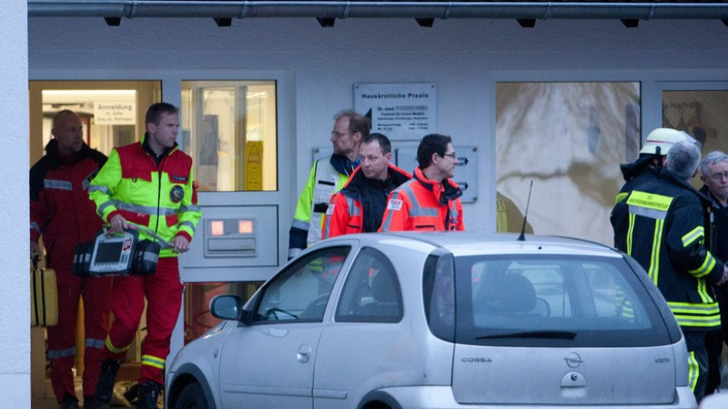 Маниак застреля двама лекари, рани полицай и се самоуби в клиника в Германия   