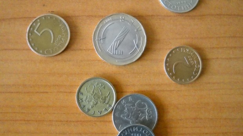 Страната залята от фалшиви монети по 1 лв.
