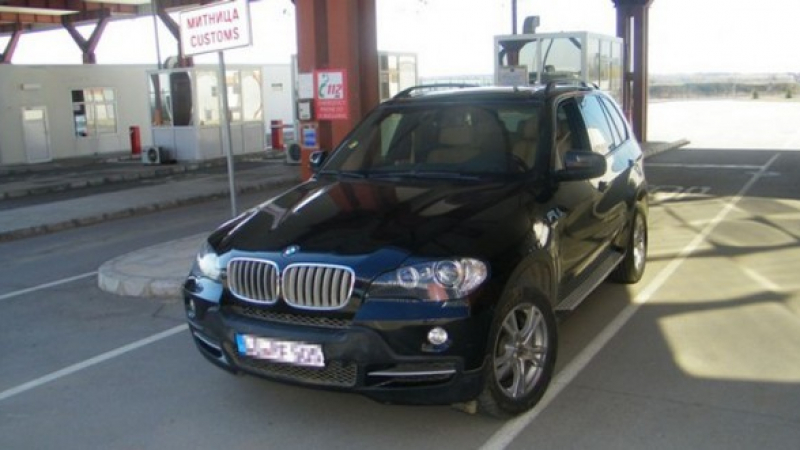 На Лесово спипаха крадено BMW X5