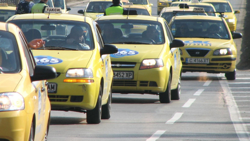Таксиджии излязоха на протест