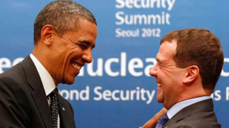 Обама обеща на Медведев след изборите да отиде в Русия