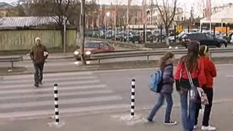 "Иновативна" пешеходна пътека втрещи бургазлии СНИМКА 