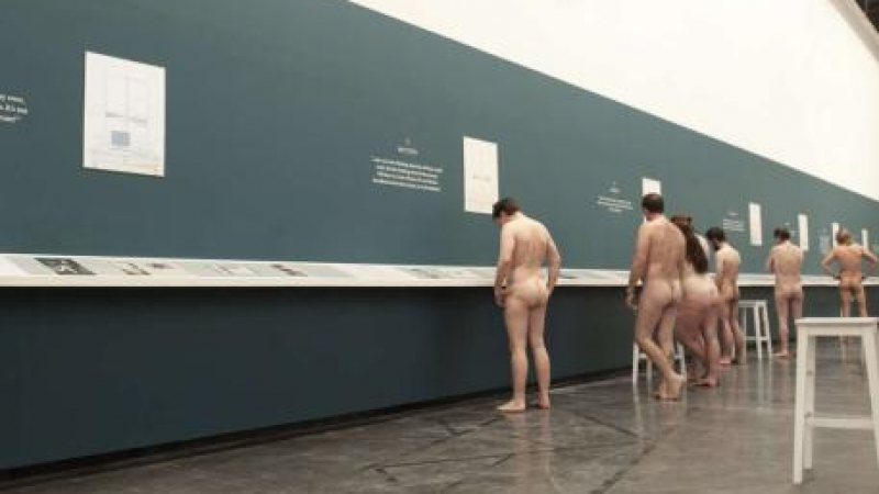 Нова мода – голи в музея