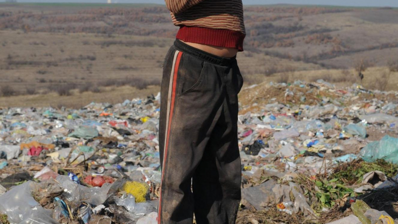 Шеф на УНИЦЕФ на раздумка със старозагорски роми