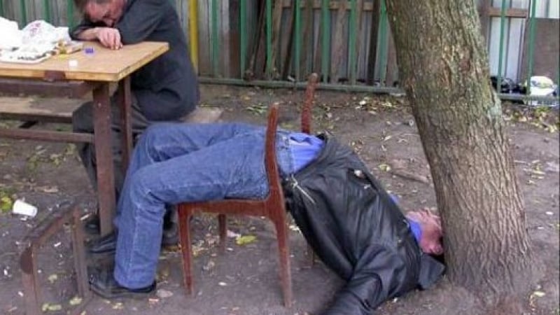 215 хил. алкохолици има в България