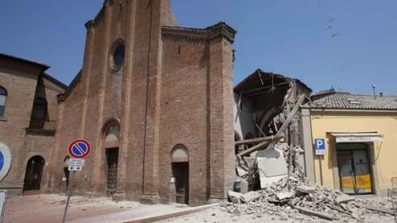 15 вече са загиналите от земетресението в Италия, &quot;Ферари&quot; спря работа (ВИДЕО)