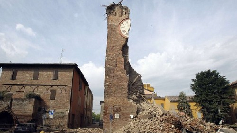 Най-малко шестима души са загинали след труса в Италия (ВИДЕО)