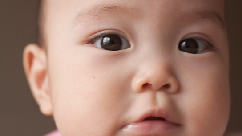 Родители платиха 211 000 долара за най-скъпото бебе в света  
