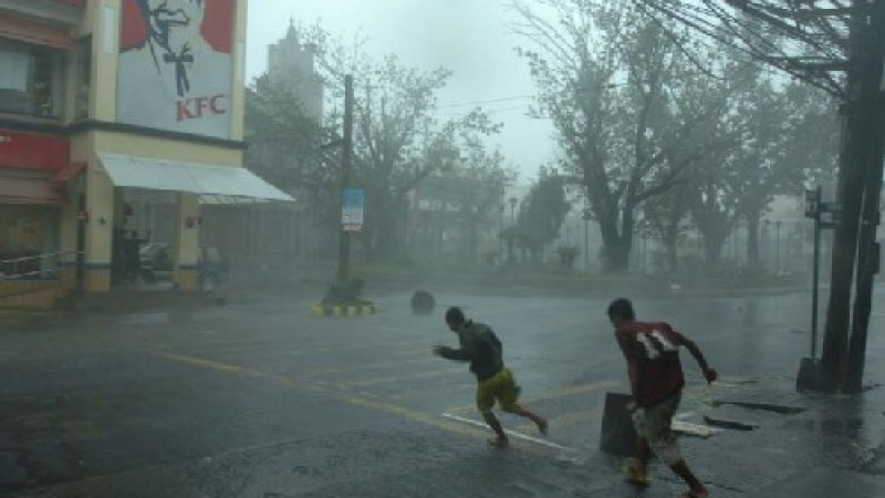 Опустошителен циклон се придвижва към Китай 