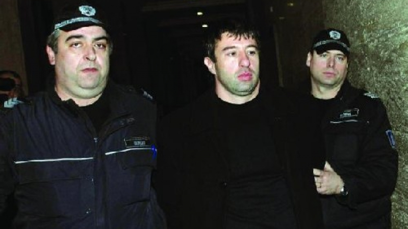 Двама от хората на Хамстера задържани в група на сводници