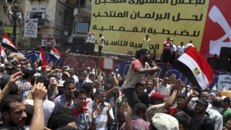 Изнасилват брутално втора английска репортерка насред площад “Тахрир”