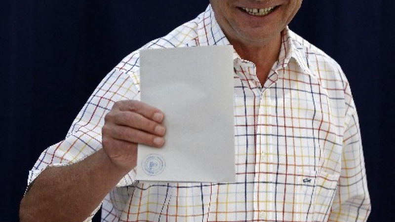 Опростяват референдума за отстраняването на Траян Бъсеску   
