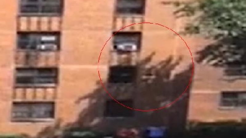 Седемгодишно дете падна от 3-ия етаж в ръцете на съсед (ВИДЕО)