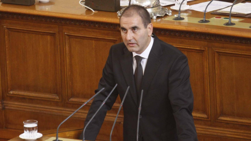 Лют скандал на закритото заседание на парламента  за атентата