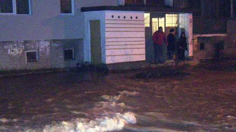 Авария потопи автобус във Варна