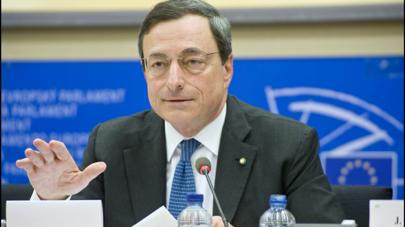 Eвропейската централна банка влиза в битка за спасяване на еврото