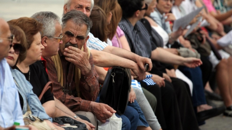Гърция планира максимална пенсия от 2200 евро