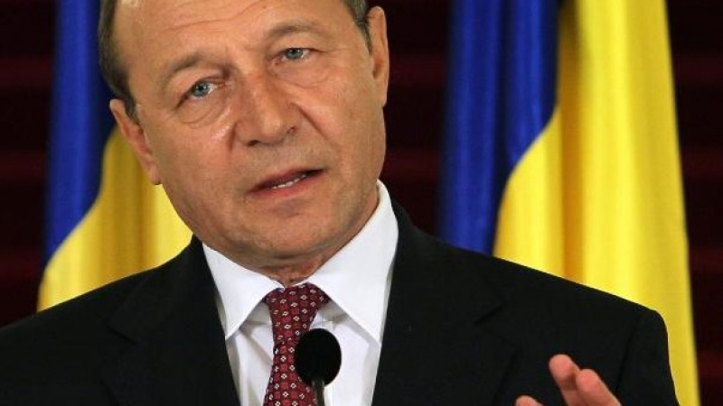 Румъния решава на референдум иска ли Бъсеску за президент 