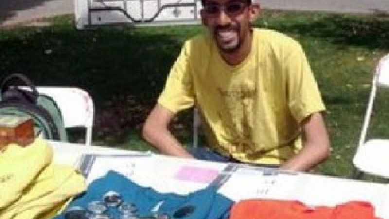 Болен от рак събра 120 000 долара, продавайки тениски 
