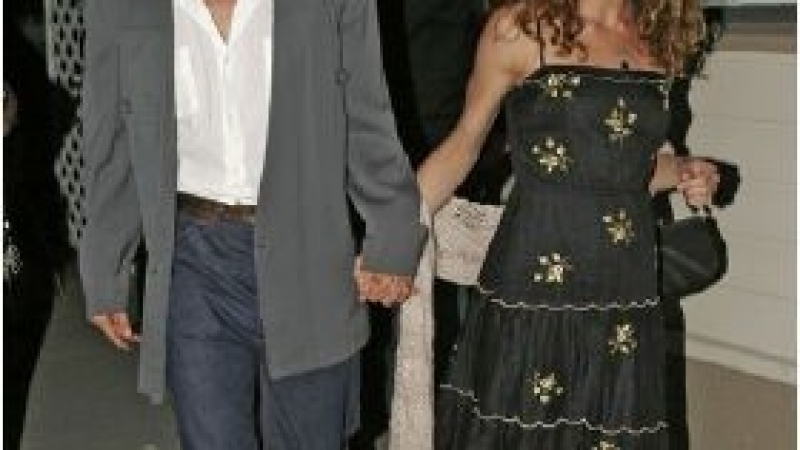 Изненада: Разделените Джони Деп и Ванеса Паради хванати за ръце 