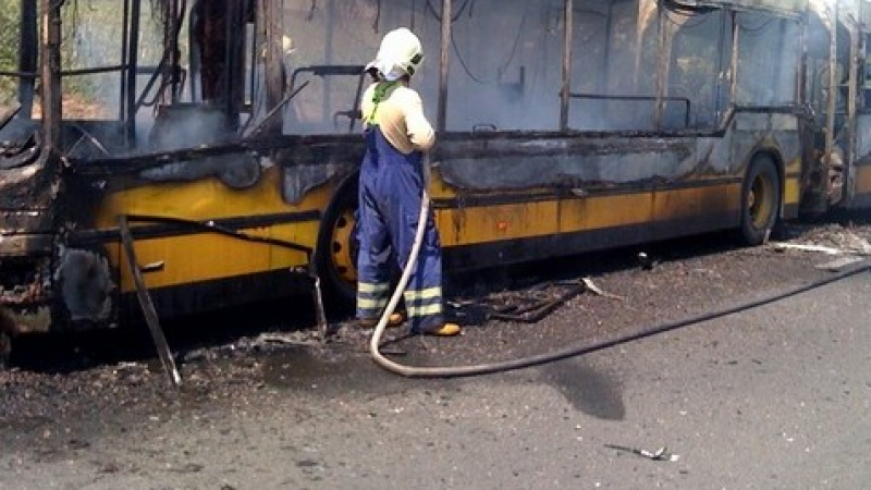 Изгоря автобус на градския транспорт в Бургас