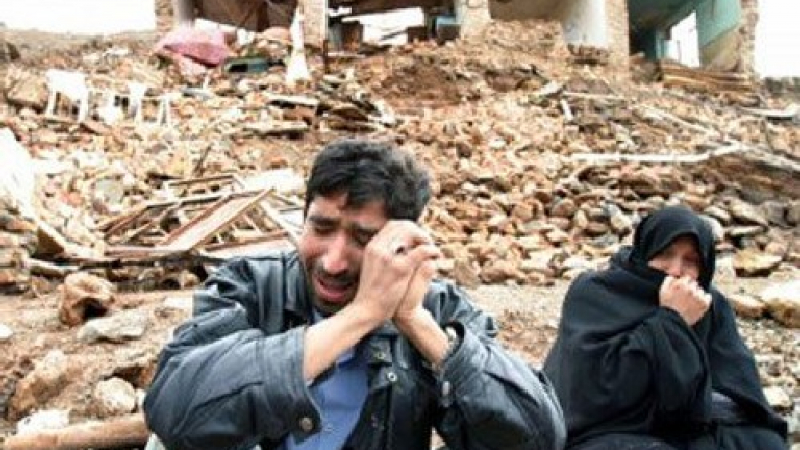 Иран е в траур, жертвите на труса достигнаха 300