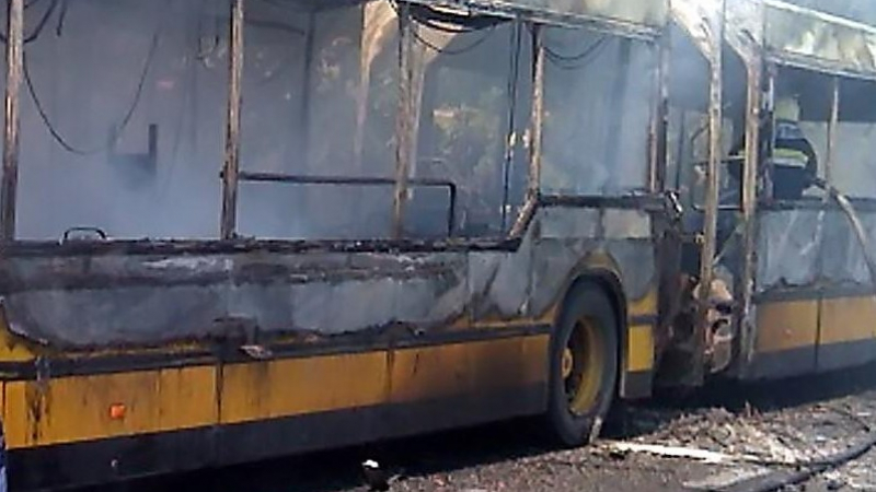 Автобус гори в София