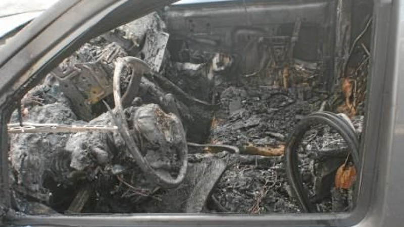 След ареста на кмета, изгоряха две коли в Куклен 