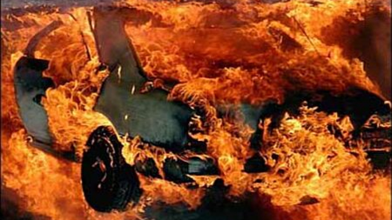 Първо в БЛИЦ: Столичанин изгоря във „Форд” на бул. „Никола Петков” 
