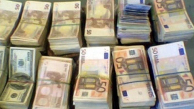 Смяна на парите: Пускат нови банкноти евро