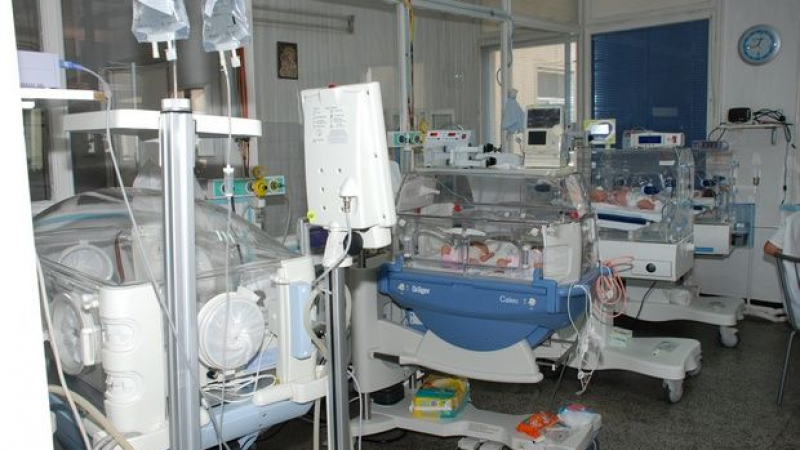 32-годишна ромка изостави новородените си близначета, защото у дома има още 8 деца
