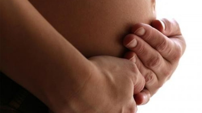 Пловдивска фирма глобява със 700 лева служителки за бременност 