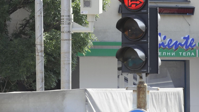 Подменят всички светофари в София 