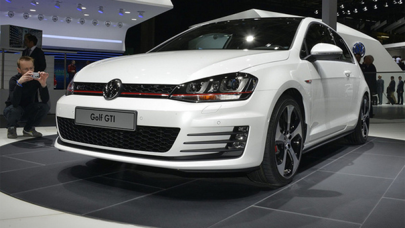 Volkswagen инвестира 2.2 милиарда долара в новия Golf, той ще бъде...  