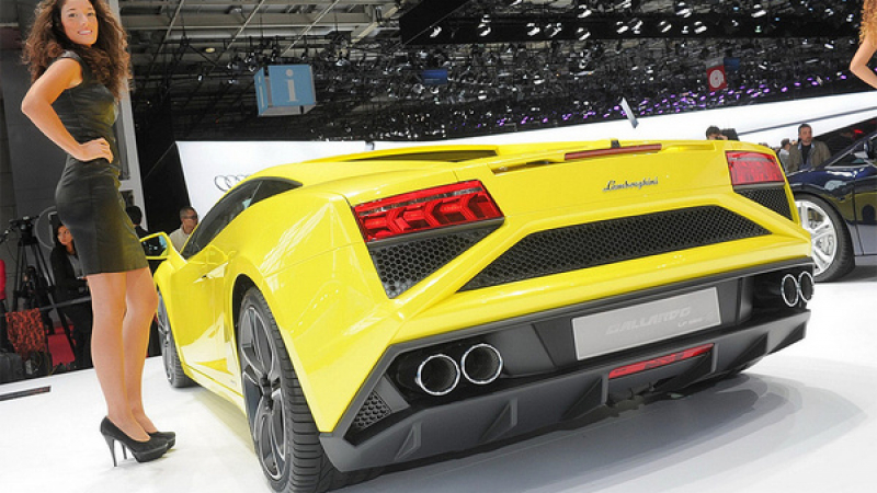 Разкриха как Lamborghini тества състезателната си хиперкола с V12 ВИДЕО