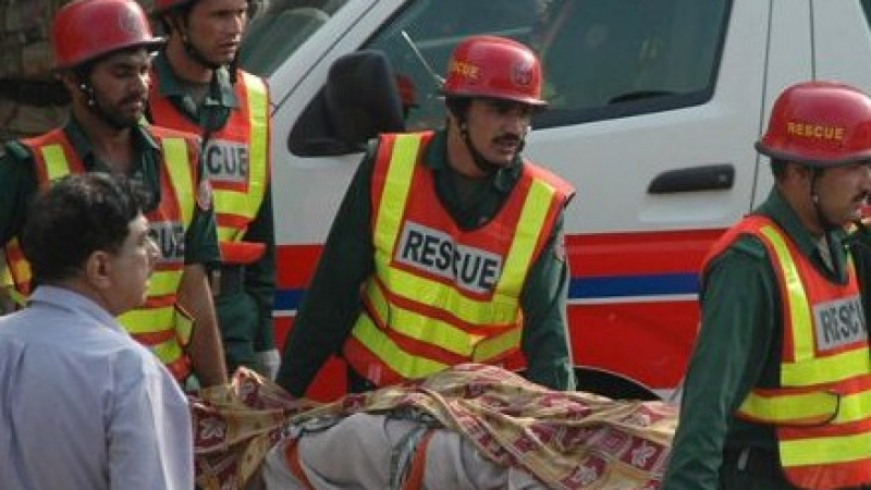 Магаре взриви четирима и рани десетки в Пакистан 