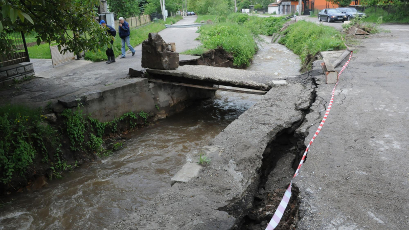 Сеизмологът Емил Ботев: Не очаквам катастрофално земетресение във Вранча