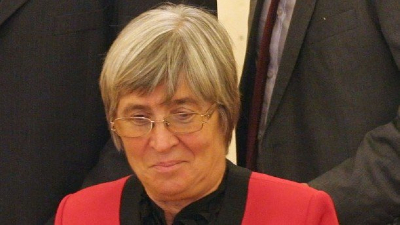 Венета Марковска влезе безмълвна в Конституционния съд