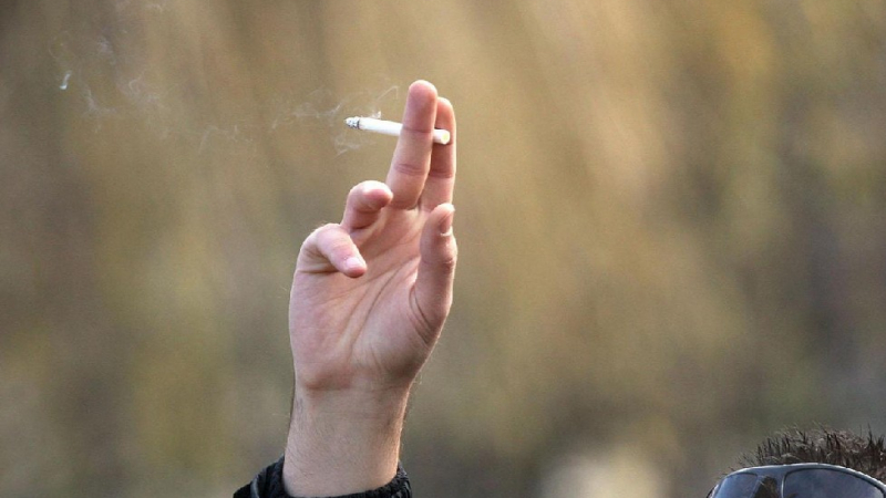 Забраната за пушене накара нашенци да изкупят сръбските кръчми 