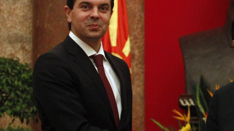 Македонският външен министър мълчи гузно в Европарламента на въпроси за лъжите в историята 