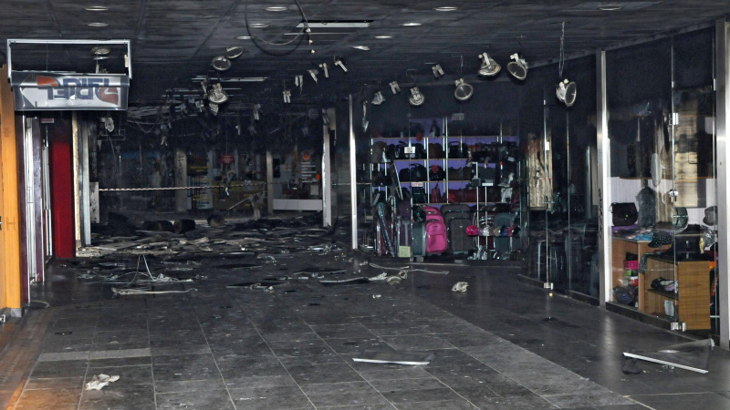 Пожарът в подлеза на НДК фалира магазини