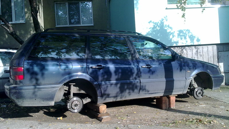 Бедствие в Казанлък, крадат масово гуми 