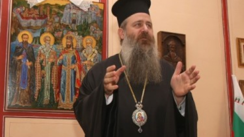 Епископ Сионий: Приелият исляма християнин е стигнал до позор!