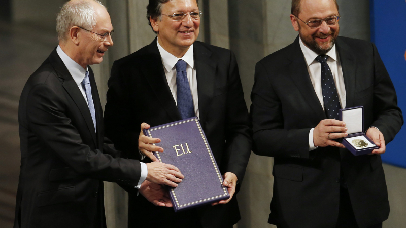 Барозу, Ромпой и Шулц приеха Нобеловата награда за мир
