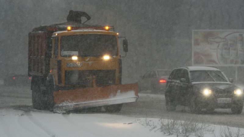160 машини чистят снега в София