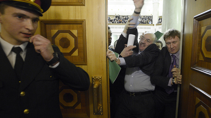 Яки тупаници в Украинската Рада преди полагане на депутатски клетви (ВИДЕО)