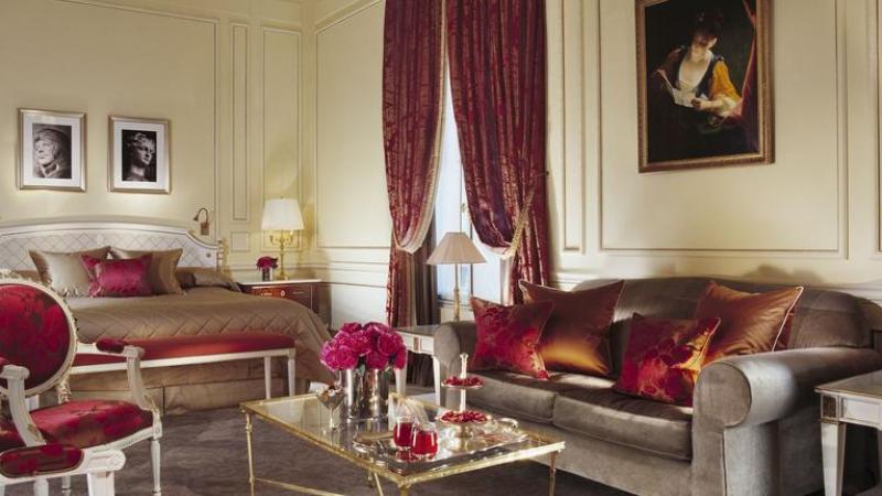 Волен Сидеров и любовницата му в скъпарски хотел в Париж с нощувка 1 100 евро    